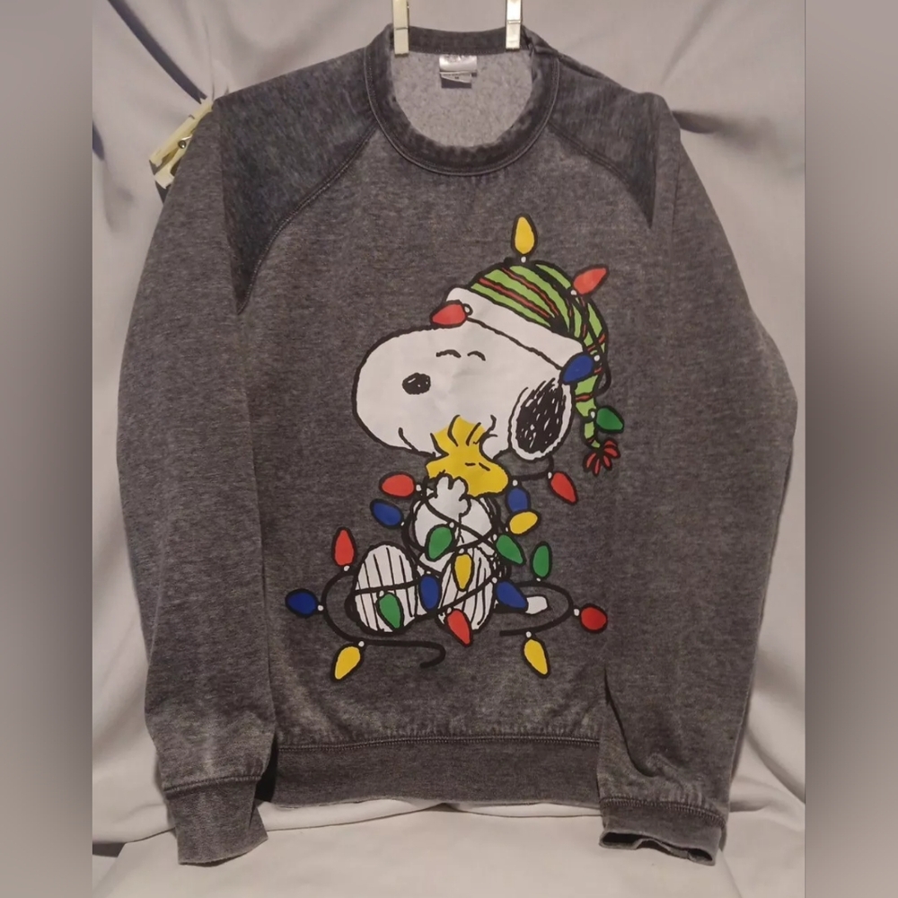 Peanuts Snoopy and Woodstock Christmas Hug Girls Oversized Sweatshirt Size Med.